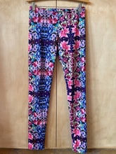 Load image into Gallery viewer, Flower-Power Pants ☮️
